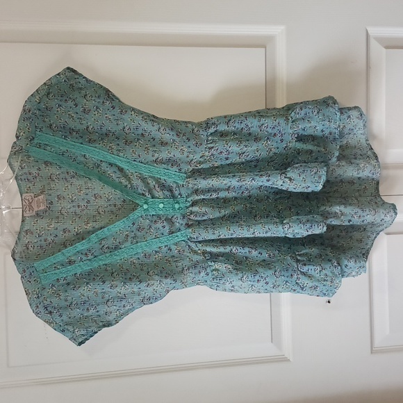 eyelash couture Tops - eyelash couture boho high low tie floral top blouse - M